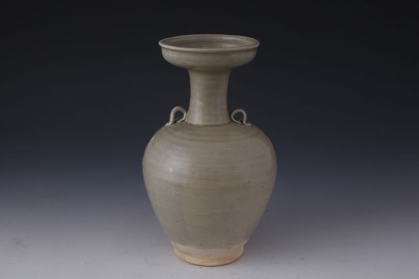 宋青釉双系盘口瓷壶